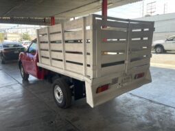 
NISSAN NP300 Redilas  con clima full									