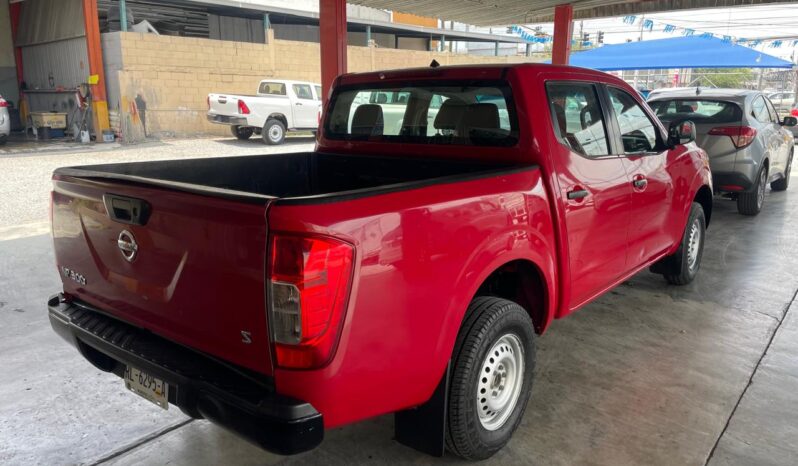 
NISSAN NP300 Doble cabina S con clima full									