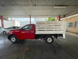 
NISSAN NP300 Redilas  con clima full									