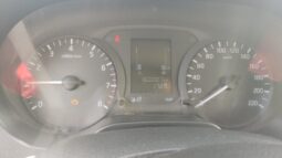 
NISSAN NP300 Redilas  con clima full									