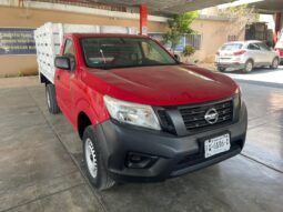
NISSAN NP300 Redilas  con clima full									