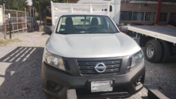 
NISSAN NP300 Redilas  con clima full									