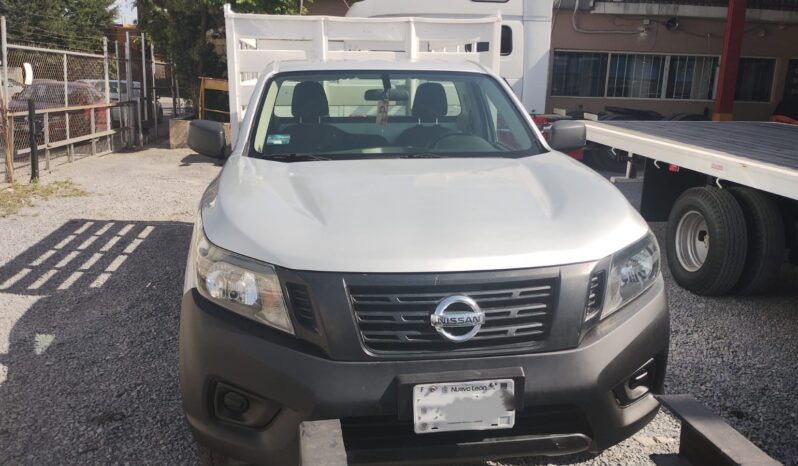 
NISSAN NP300 Redilas  con clima full									