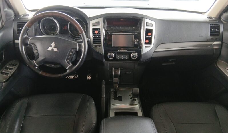 
MONTERO LIMITED 4X4(CON PALANCA) 2015 AUT PIEL full									