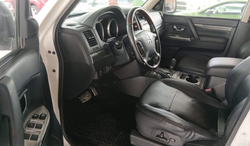 
MONTERO LIMITED 4X4(CON PALANCA) 2015 AUT PIEL full									