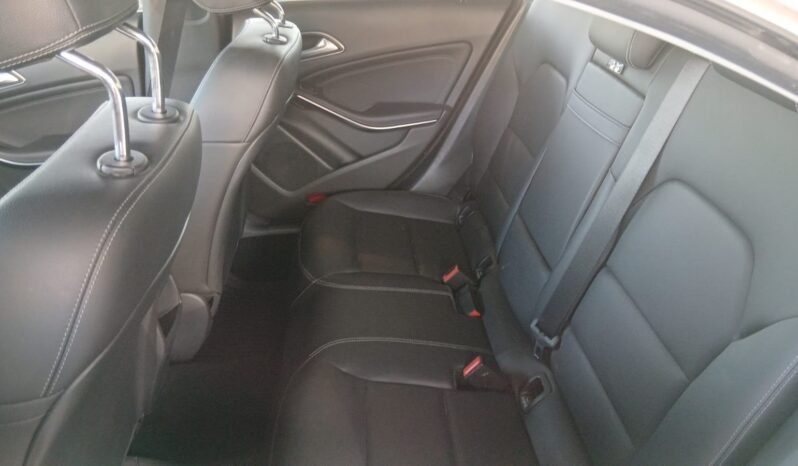 
MERCEDES BENZ CLA 180 2017 AUT PIEL full									